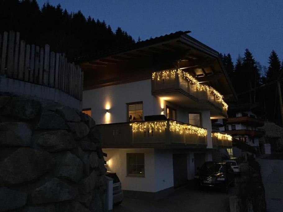 Ferienhaus Zillertal Panorama Blick Balkon Sauna Zellberg Exterior foto