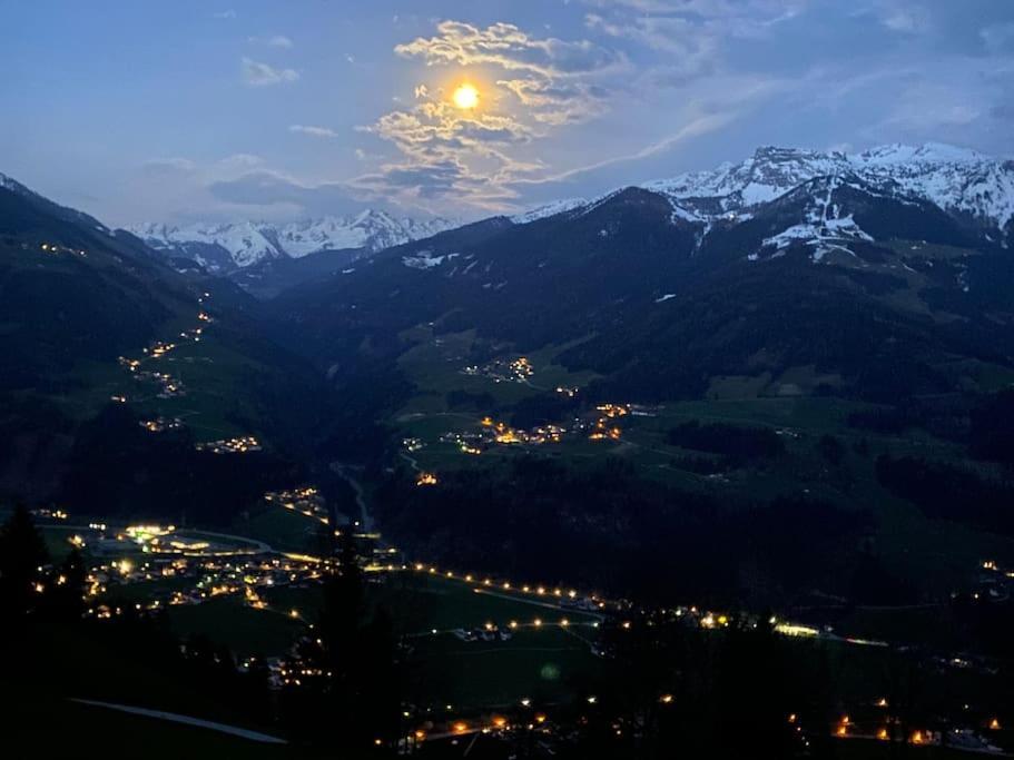 Ferienhaus Zillertal Panorama Blick Balkon Sauna Zellberg Exterior foto